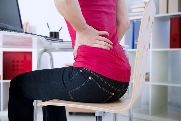 apatinės nugaros dalies skausmas sėdimas darbas